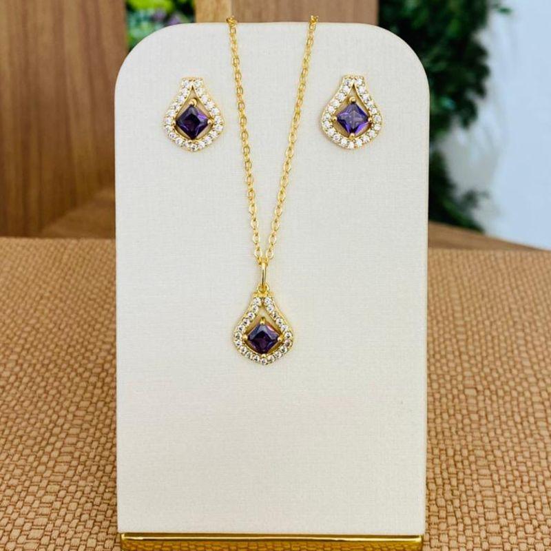 CONJUNTO GOTA CRAVEJADA ROXA