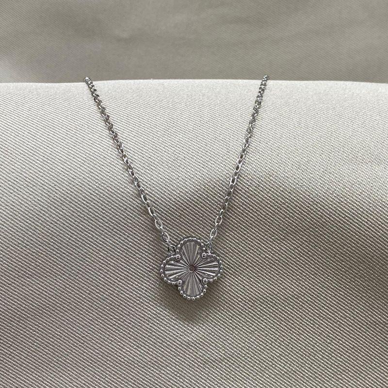 PULSEIRA 1 TREVO PRATEADA STEEL