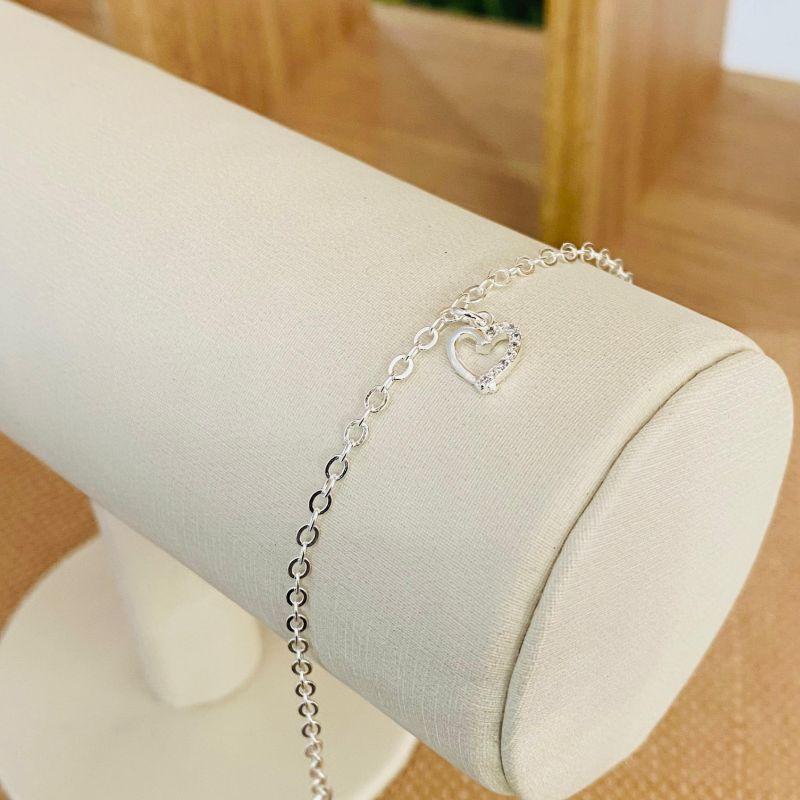 PULSEIRA COM CORAÇÃO PENDURADO