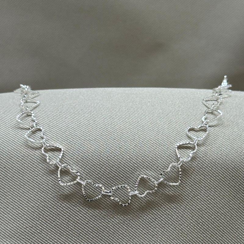 PULSEIRA CORAÇÕES VAZADO DIAMANTADO