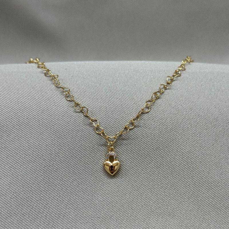 PULSEIRA ELO CORAÇÃO E PINGENTE CADEADO EM FORMATO DE CORAÇÃO CRAVEJADO COM ZIRCONIAS CRISTAL