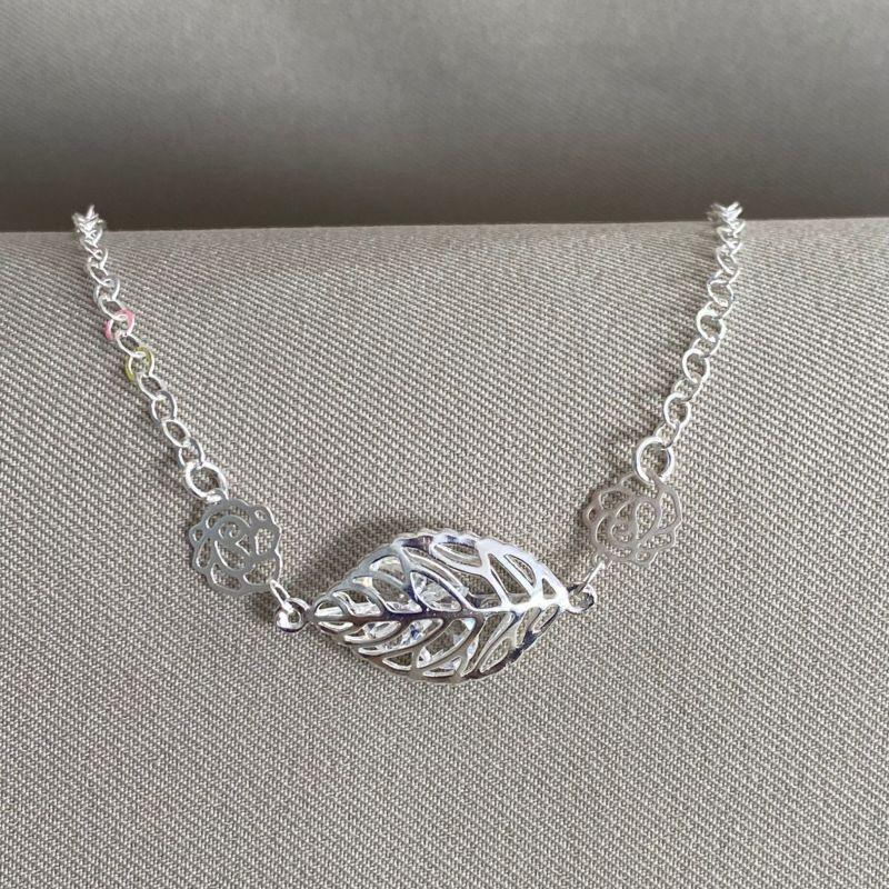 PULSEIRA FLOR E FOLHA COM ZIRCONIAS DENTRO