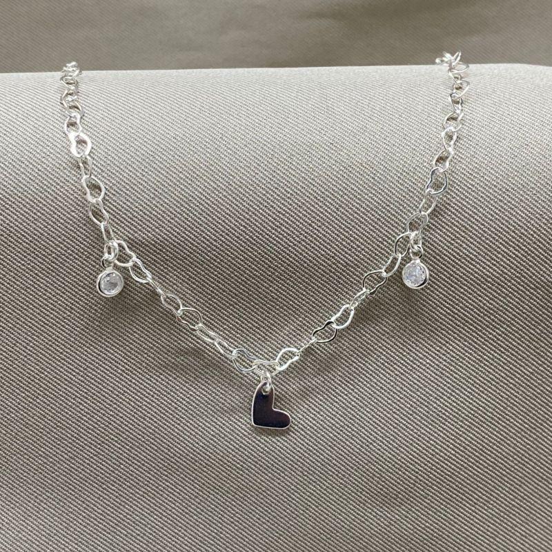 TORNOZELEIRA ELO CORAÇÃO COM CORAÇÃO E PONTOS DE LUZ EM ZIRCONIA CRISTAL