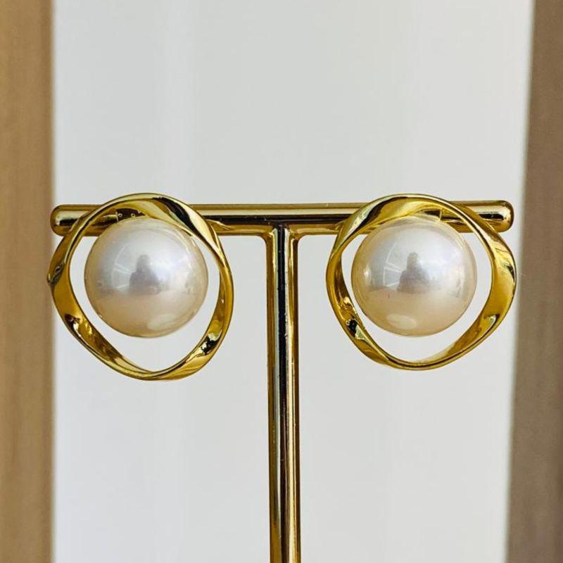 BRINCO REDONDO COM PEROLA