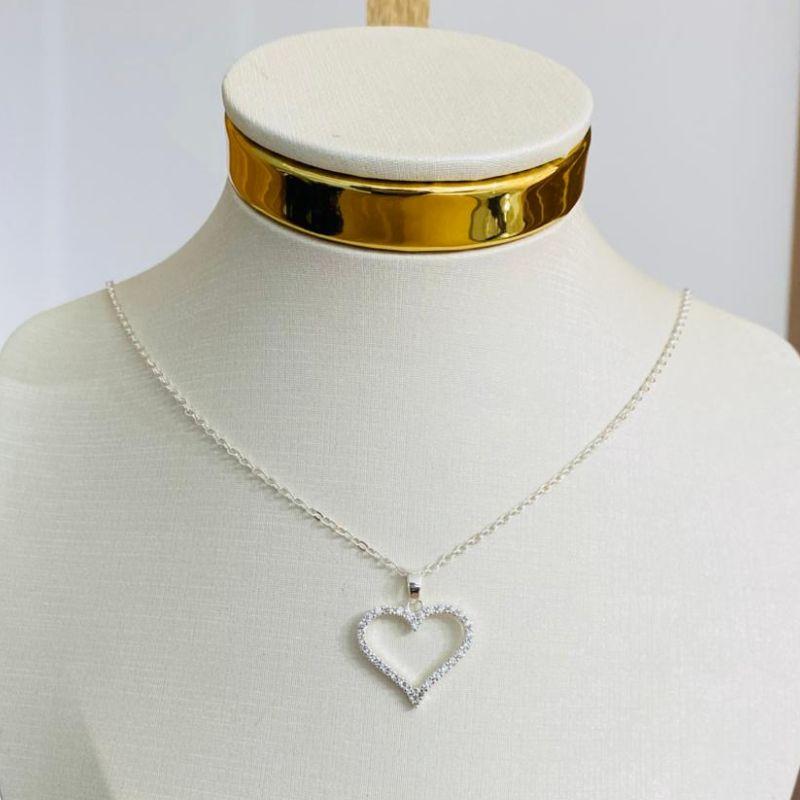 COLAR CORAÇÃO CRAVEJADO