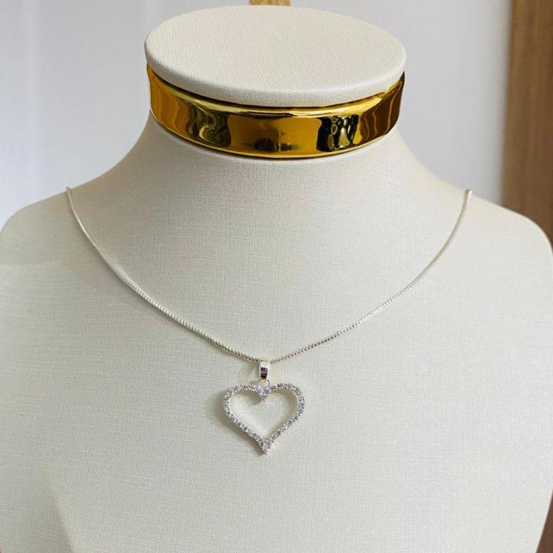 COLAR CORAÇÃO VAZADO CRAVEJADO