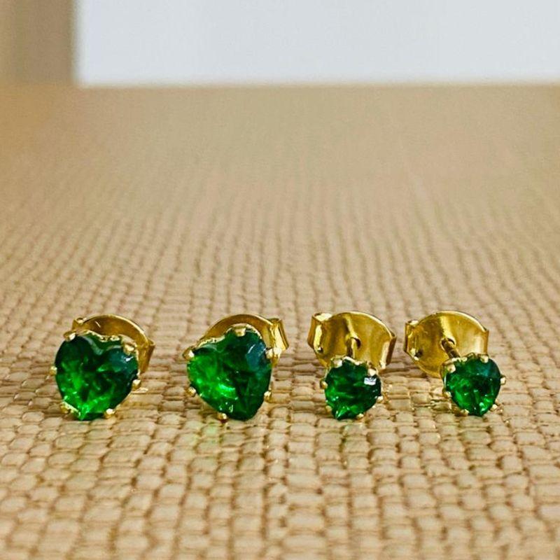 DUPLA DE BRINCOS CORAÇÕES VERDE