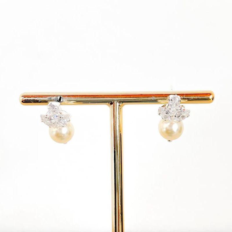 BRINCO PÉROLA COM ZIRCONIA