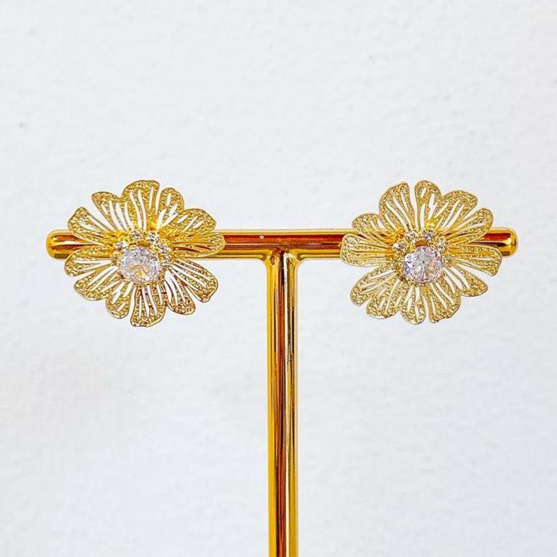 BRINCO FLOR COM ZIRCONIA