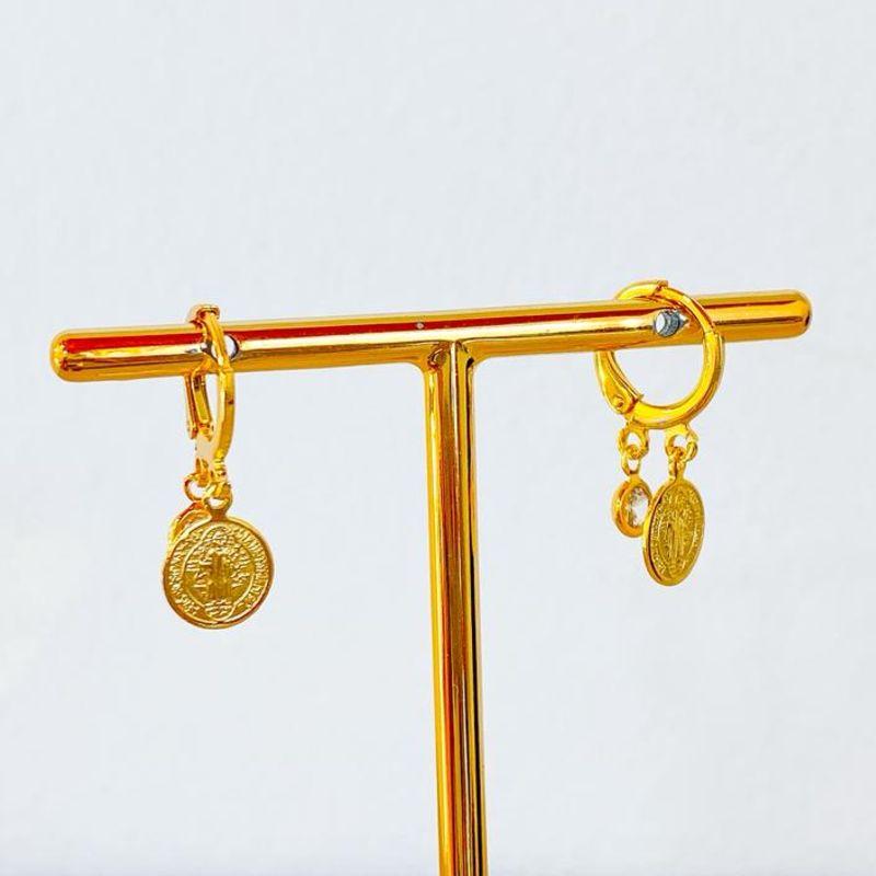 BRINCO SÃO BENTO COM ZIRCONIAS ARTICULÁVEL