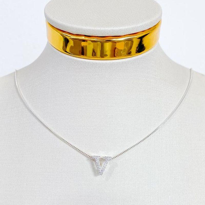 COLAR INICIAL V CRAVEJADA