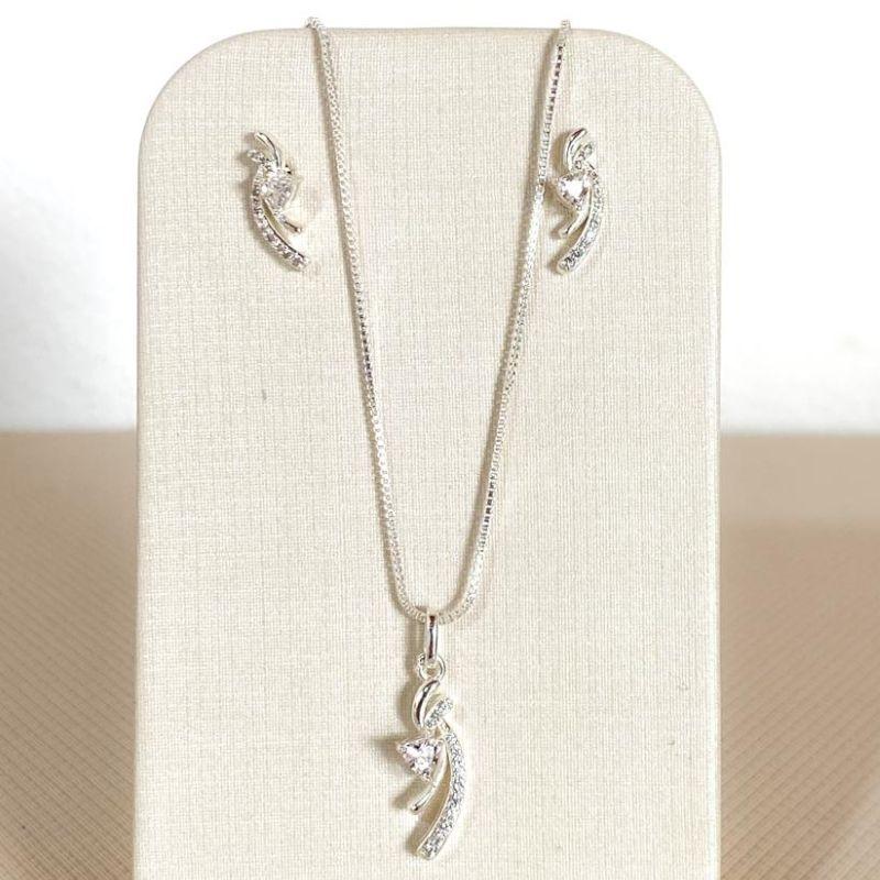 CONJUNTO CRAVEJADO CORAÇÃO ZIRCONIA