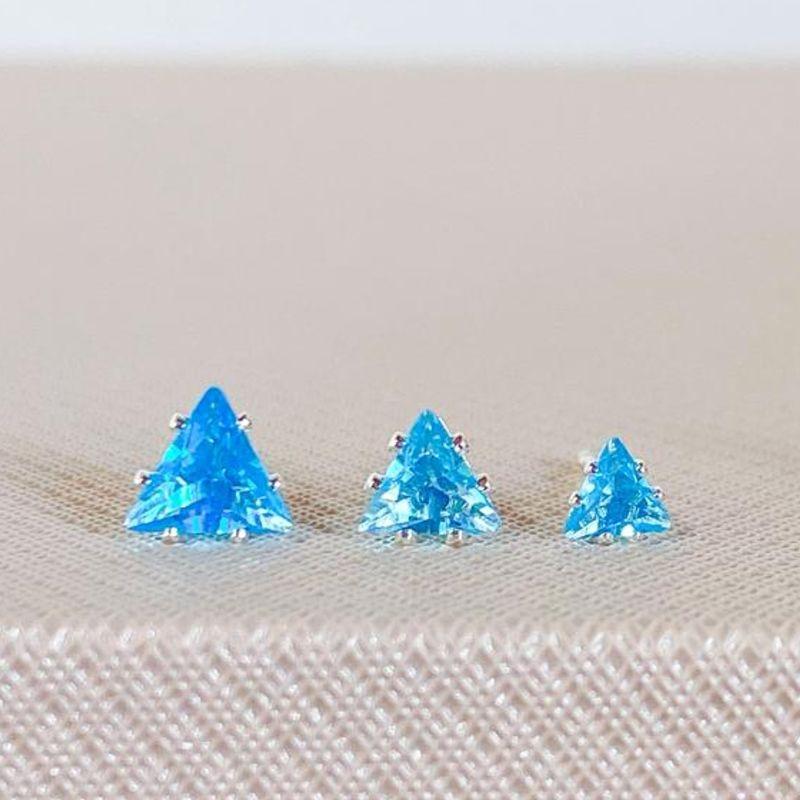 TRIO DE BRINCOS TRIÂNGULO AZUL CLARO