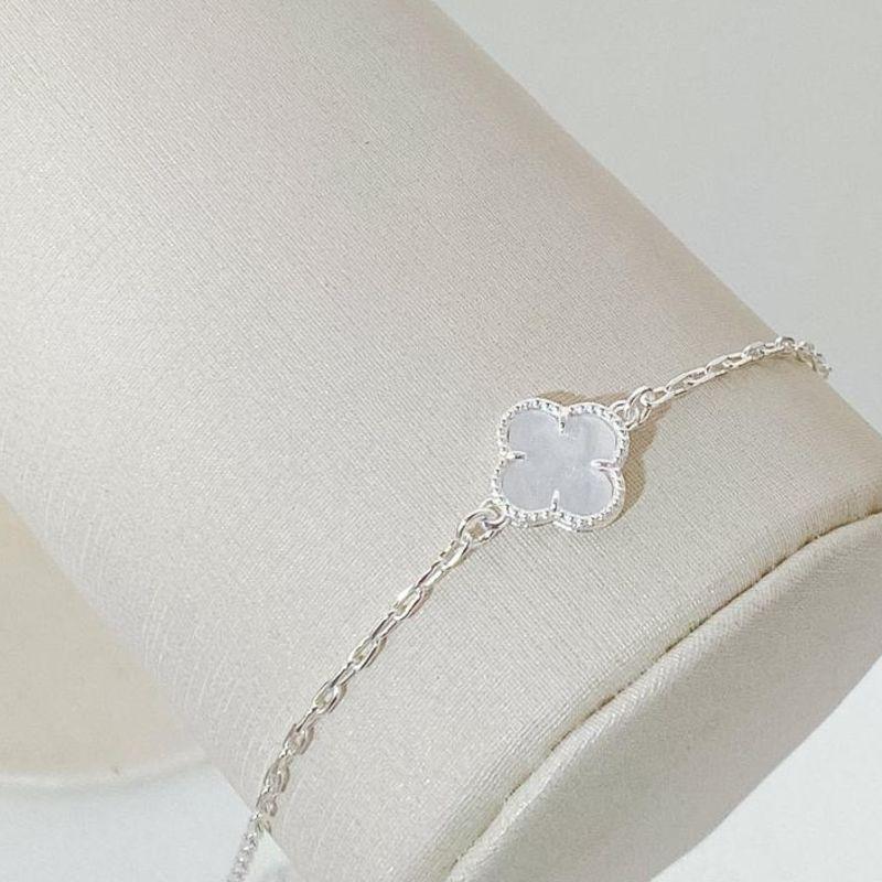 PULSEIRA TREVO BRANCO