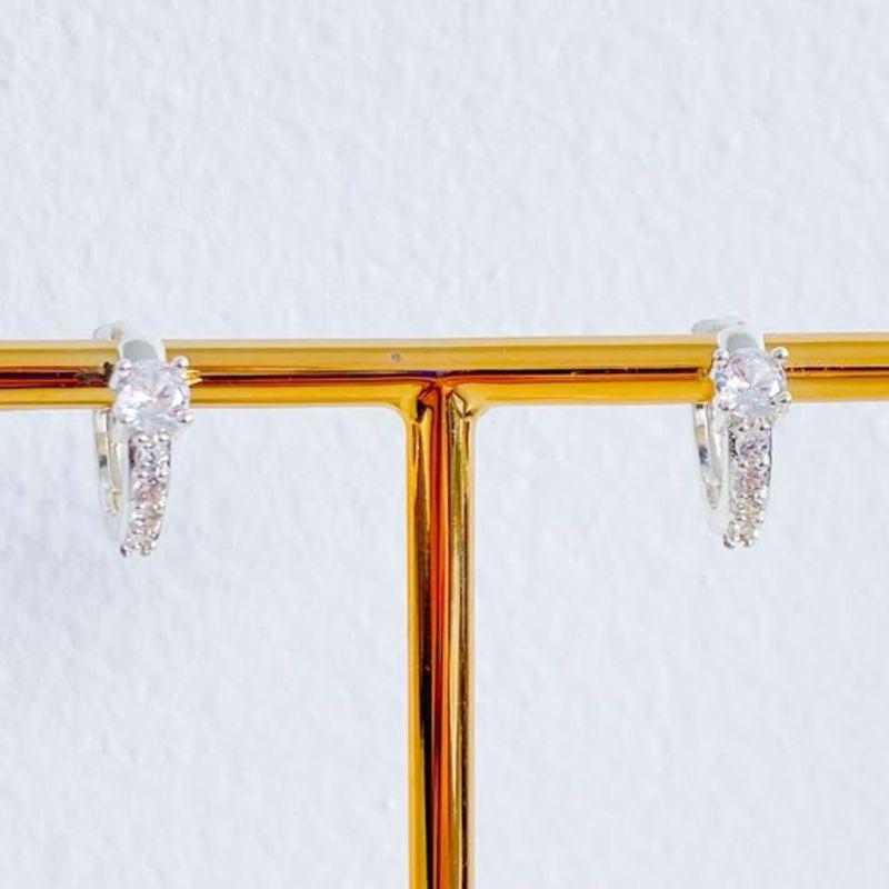 BRINCO ARGOLINHA CRAVEJADA COM ZIRCONIA
