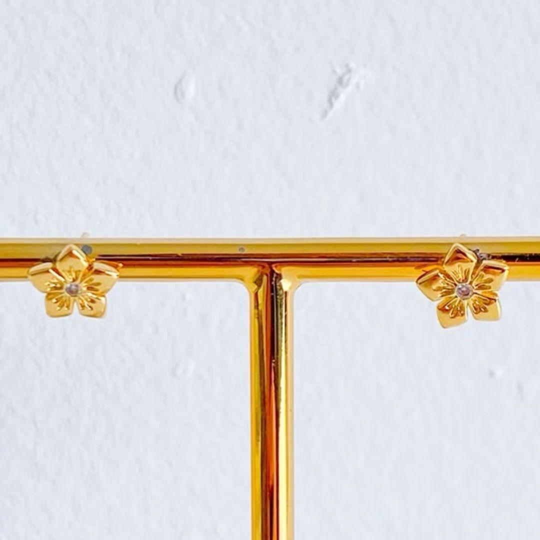 BRINCO FLORZINHA COM ZIRCONIA