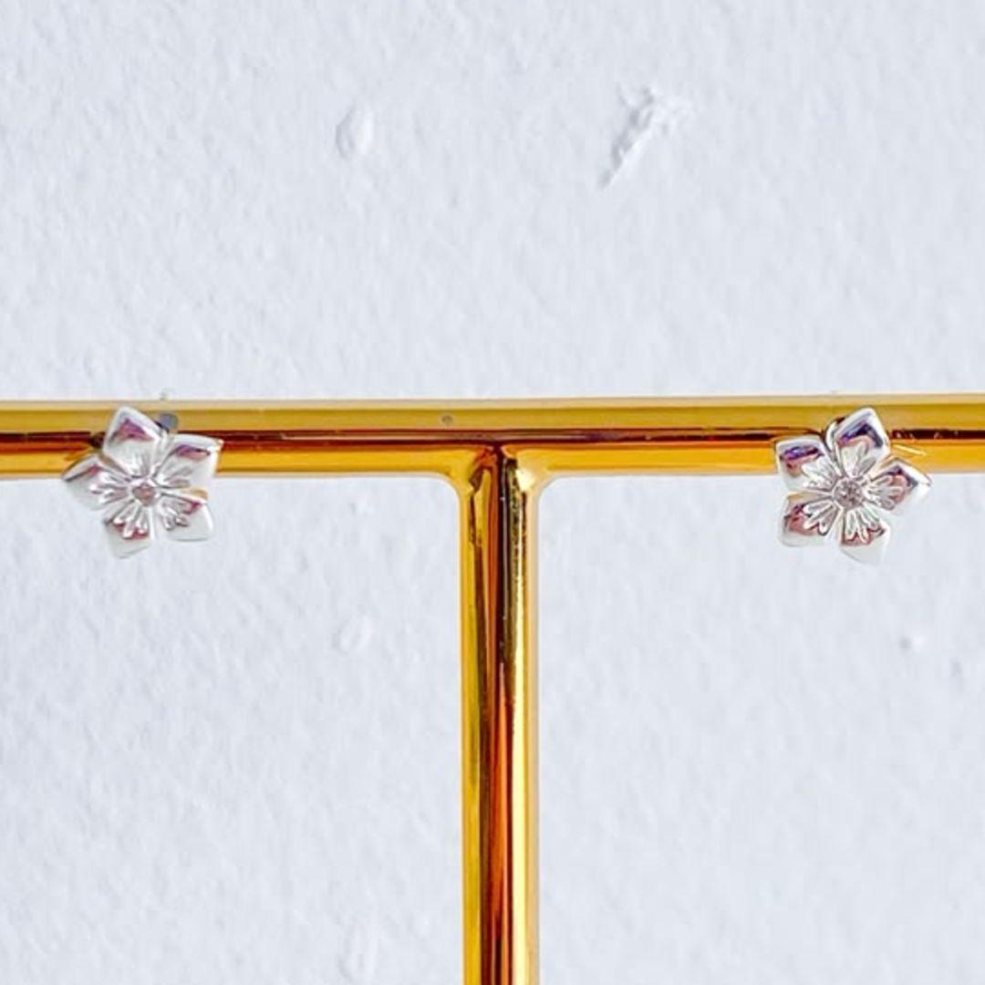 BRINCO FLORZINHA COM ZIRCONIA