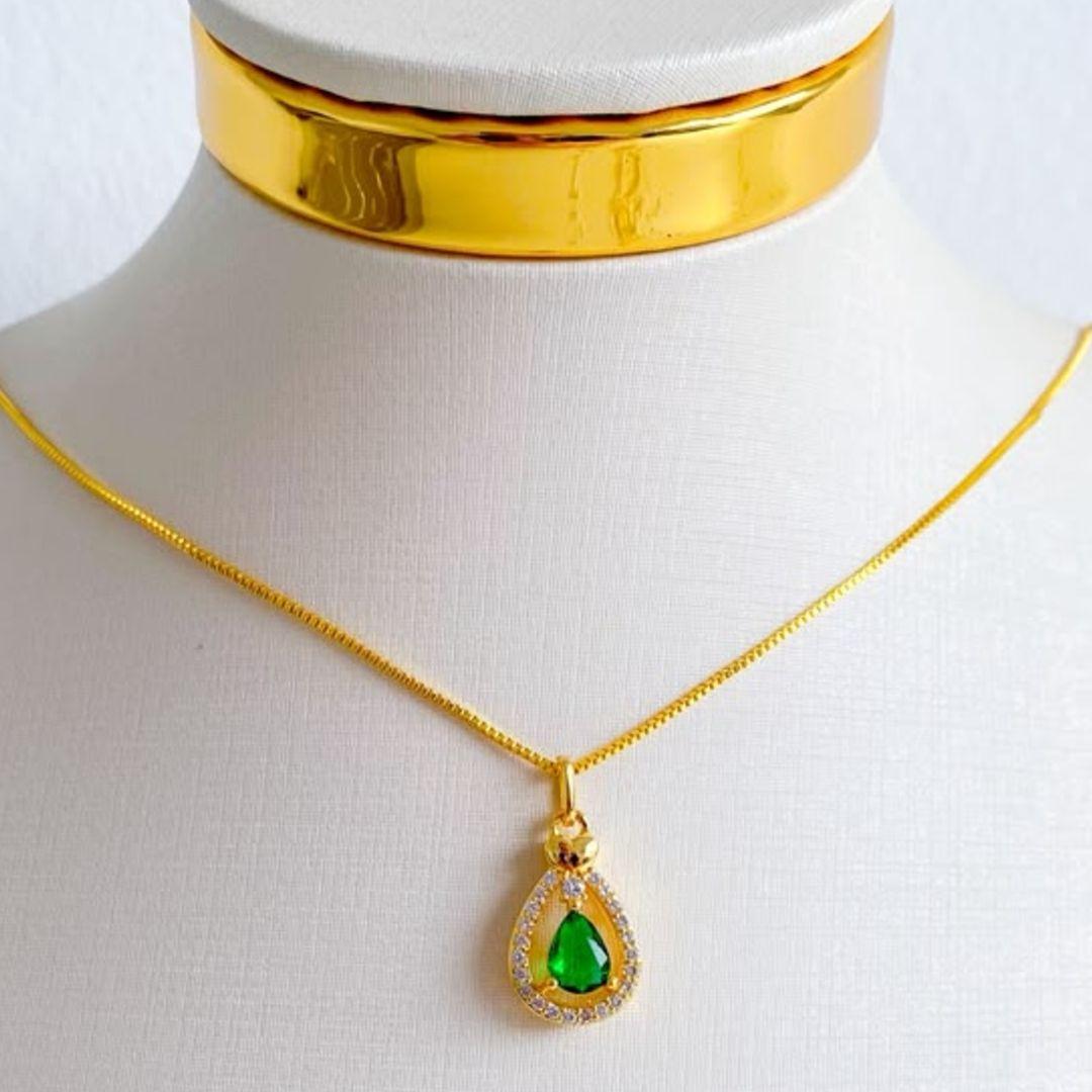 COLAR GOTA ZIRCONIA VERDE ESMERALDA C/ DETALHE CRAVEJADO