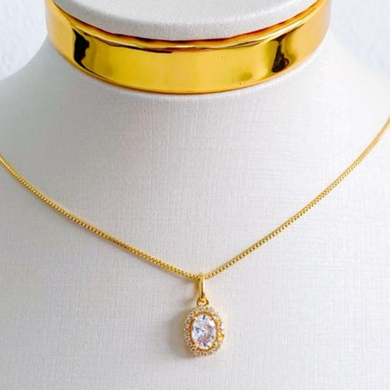 COLAR OVAL CRAVEJADO COM ZIRCONIA
