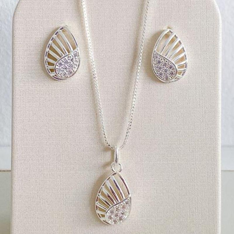 CONJUNTO GOTA VAZADA