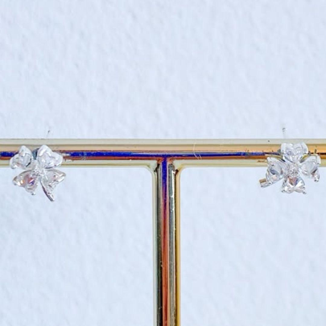 BRINCO FLORZINHA ZIRCONIA